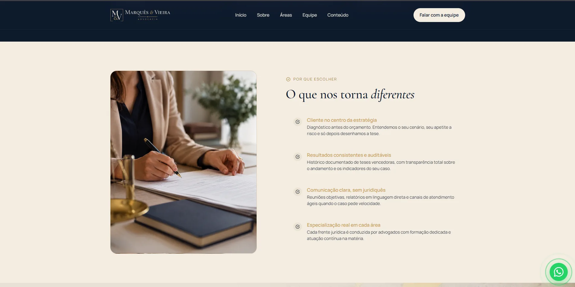 Slide de diferenciais do template full-service de advocacia